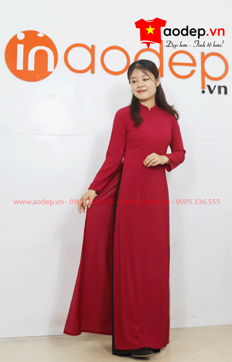 Áo dài cổ đứng màu đỏ đô