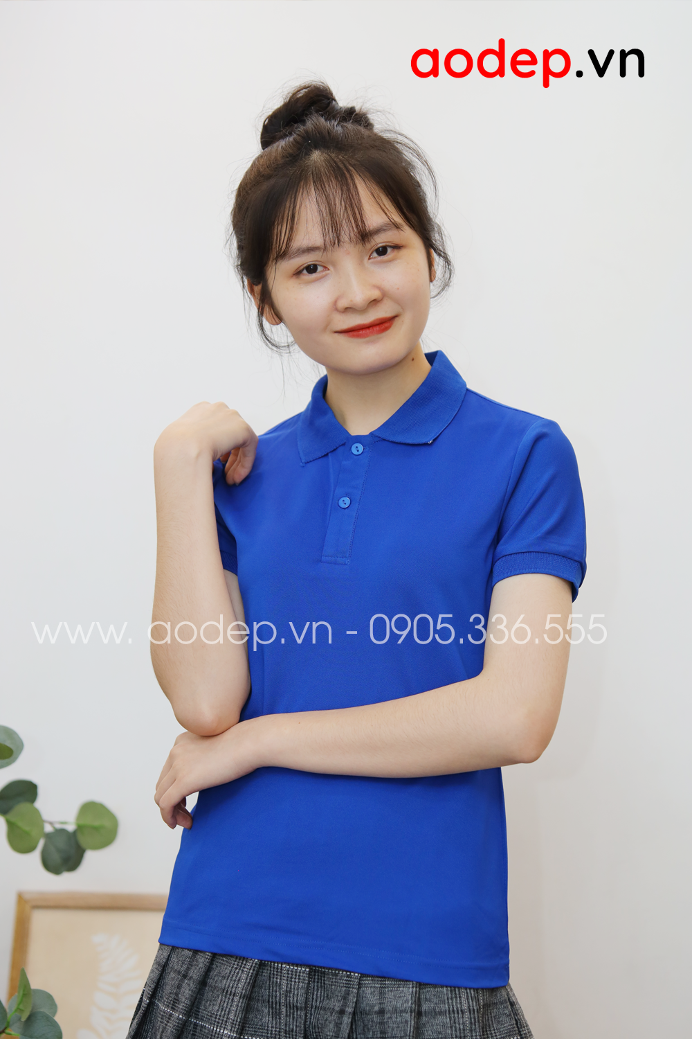 Áo thun polo màu xanh dương